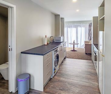 2 BEDROOM TOWNHOUSE WITH CARPARK - Photo 5