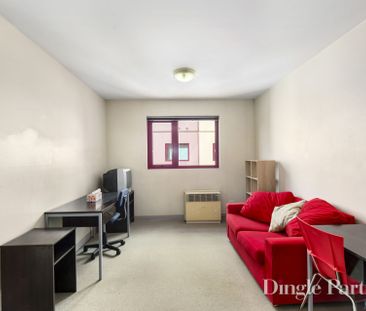 CENTRAL LEAFY CARLTON LOCATION! - Photo 2