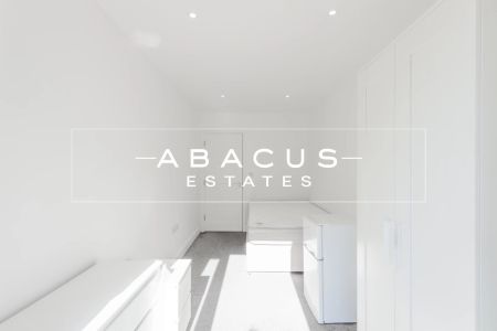 1 Bedroom Bedsit - Photo 2