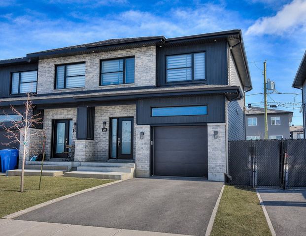 À louer / Maison à étages - Photo 1