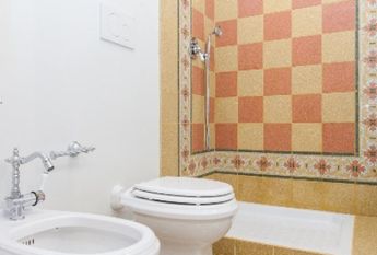 Center-Historic Jewish Quarter: Elegant apartment situated in beautiful Palazzo Nobiliare. Entrance, spacious living with original wood frescoed ceilings, large modern dining and kitchen, 4 bedrooms, 4 Baths, small terrace. #1527