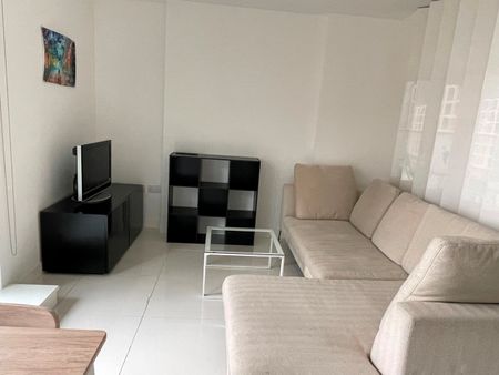 Studio Flat, Pan Peninsula Square, E14 - Photo 2