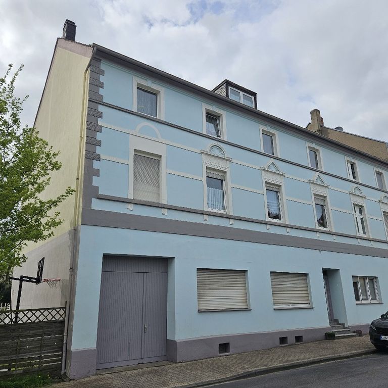 Modernisierte Erdgeschosswohnung mit ca. 65 m² Wohnfläche, 2 Zimmern und Wohnküche - Foto 1