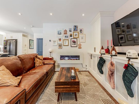 For Lease - 325 Dennie Avenue, Newmarket, Ontario - Photo 1