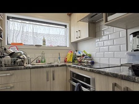 8/16 Cecil Place, Waltham - Photo 2