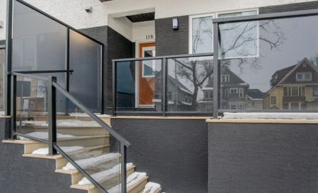 Bristol: Black Accents – 710 Westminster, Winnipeg, MB - Photo 3