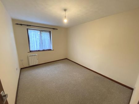 3 bedroom detached bungalow to rent - Photo 3