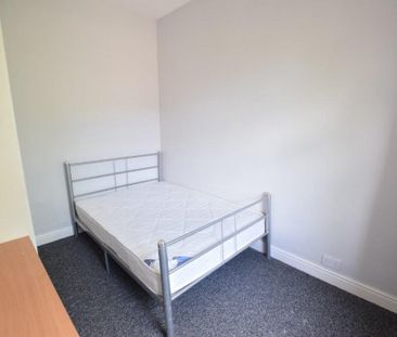 Five/ Six Bedroom Student Property - TO LET - Huddersfield - New - Photo 2