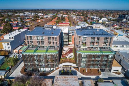 Stylish Apartment in the Heart of Oakleigh - Photo 2