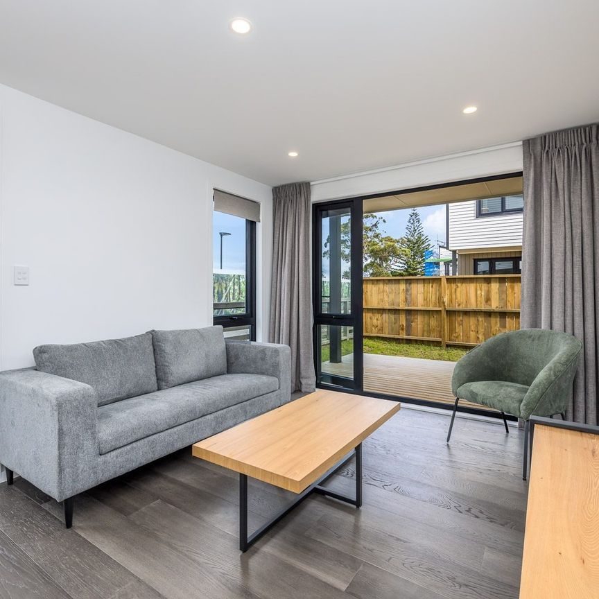 64 Te Puketoka Lane, Mangere Bridge - Photo 1