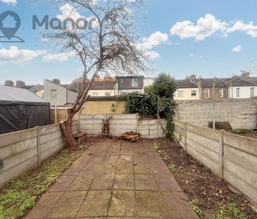 2 bedroom flat to rent - Photo 6