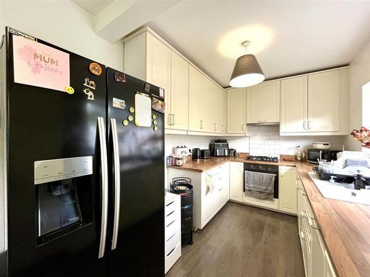 3 bedroom semi-detached house to rent - Photo 1