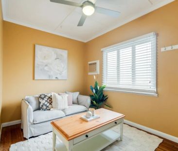 Timeless Charm with Modern Comfort - Castle Hill Views - Photo 5