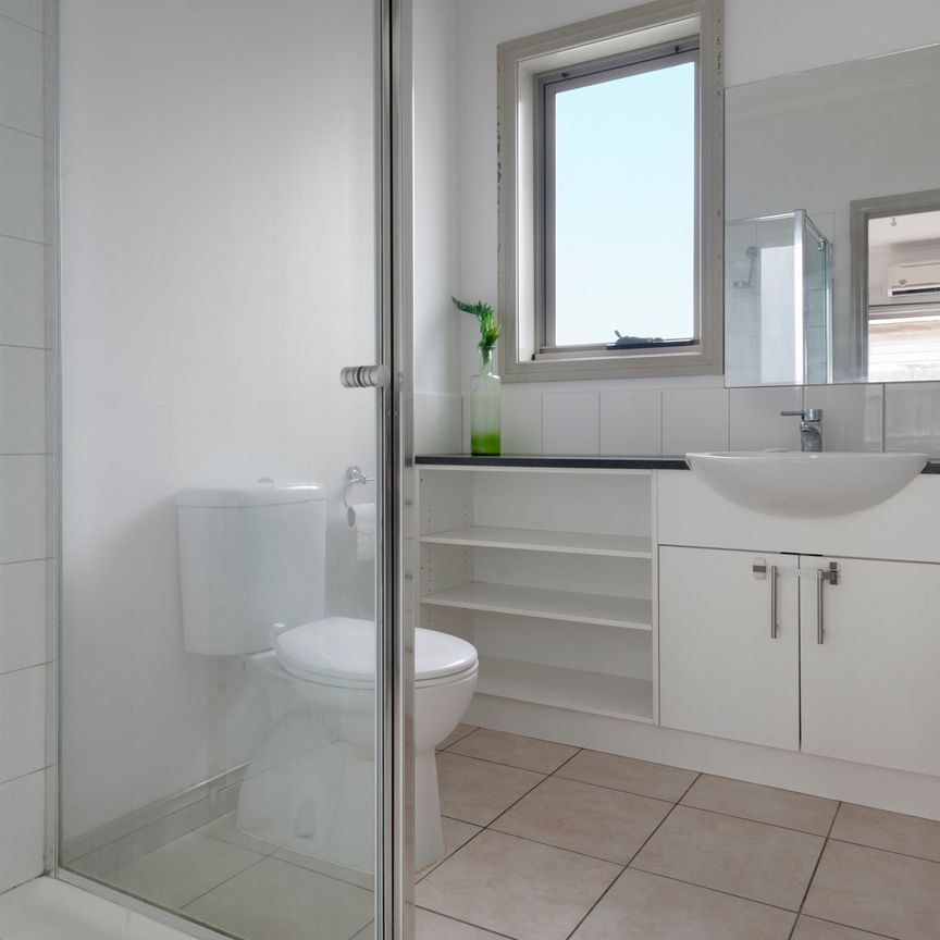 Great Value, Fantastic Location! - Photo 1