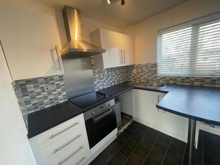 2 bedroom semi-detached house to rent - Photo 4