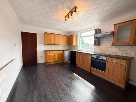 1 bedroom ground floor flat to rent - Photo 3