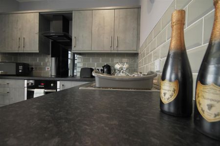 2 bedroom apartment to rent - Photo 4
