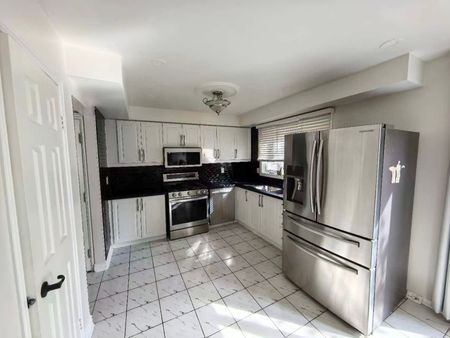 For Lease - 144 Clansman Trail, Mississauga, Ontario - Photo 3