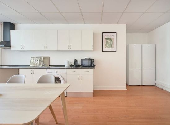 Rua Alexandre Herculano, Lisbon, Lisbon 1150-005 - Photo 1