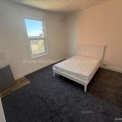 6 bedroom property to rent in Westcliff On Sea - Photo 1