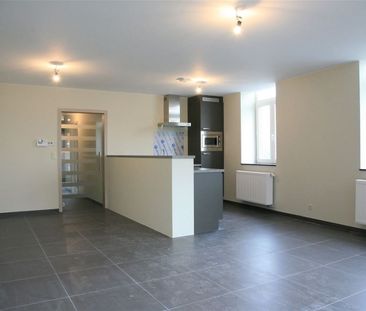 Ruim appartement met 2 slpk., parking en terras aan station Zichem - Photo 2