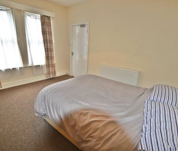 1 bedroom in a house share to rent - Photo 1