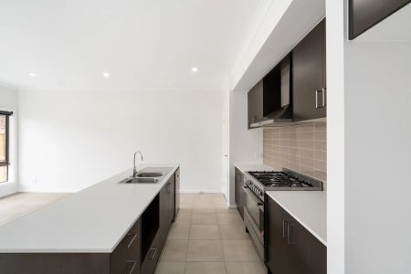 Low-Maintenance Family Home in Prime Location - Photo 5