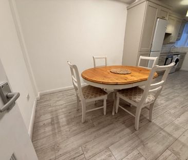 235 Donegall Road, Belfast BT12 5NB - Photo 2