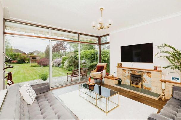 4 bedroom detached house to rent - Photo 1