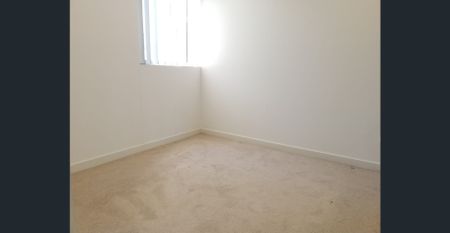 One Bedroom plus Storage Apartment in Excellent Area - Photo 4