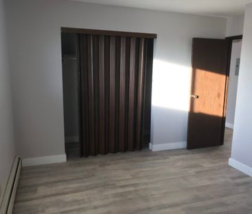 Green Briar North – 2 Bedroom - Photo 4