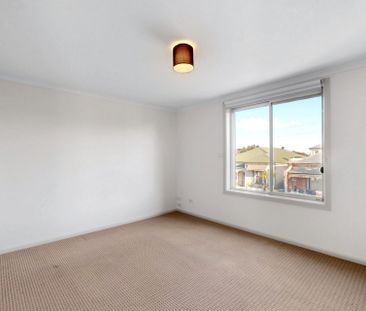 Bright & Fresh 2-Bedroom House in the Heart of Brunswick - Photo 6