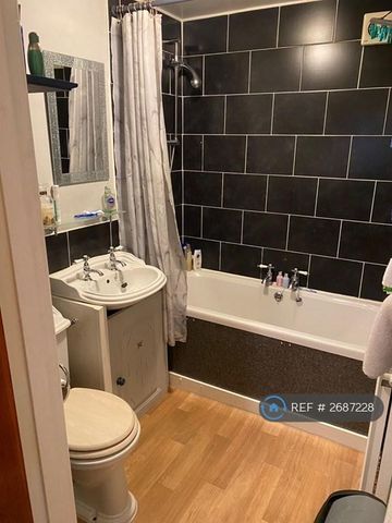 2 bedroom semi-detached house to rent - Photo 5