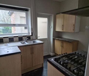 3 bedroom semi-detached house to rent - Photo 5