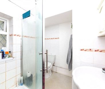 1 bedroom semi-detached house share to rent - Photo 5