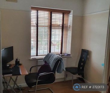 4 bedroom terraced house to rent - Photo 4