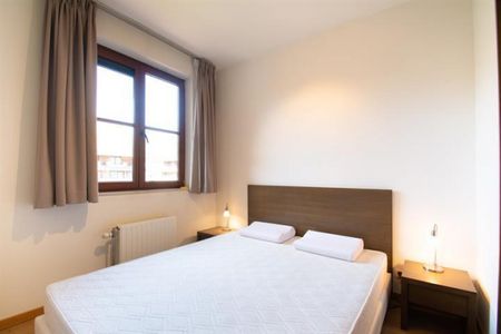 Proche Musée du tram, bel appartement meublé 2 chambres avec terrasse - Photo 2