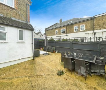 Claremont Road, West Byfleet, Surrey, KT14 6DY - Photo 1