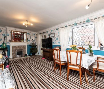 3 bedroom House To Let Total Size: 1051 SQ FT - Photo 2