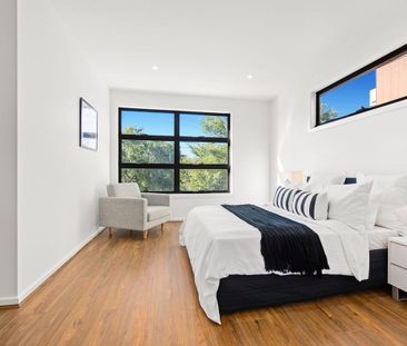 Stylish & Spacious Townhouse in Prime Maidstone Location - Photo 5