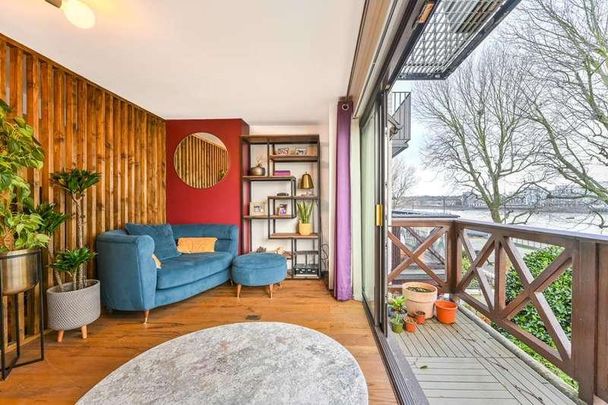 Rainbow Avenue, Docklands, E14 - Photo 1