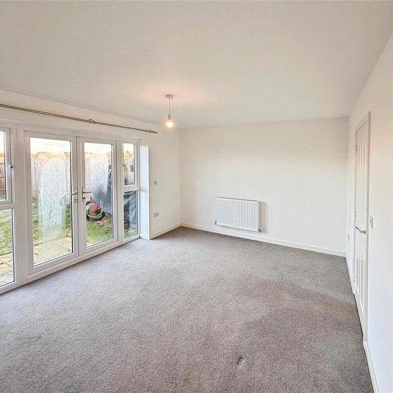 3 bedroom semi-detached house to rent - Photo 1