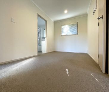 Modern & Private 1-Bedroom Granny Flat in Highland Park - Photo 6