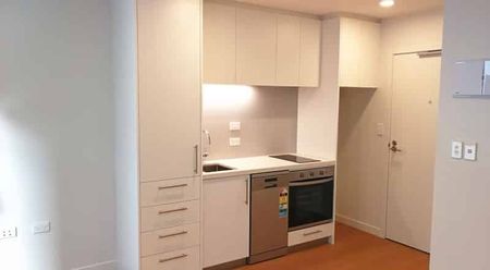 One bedroom studio in Queen Street - Photo 2