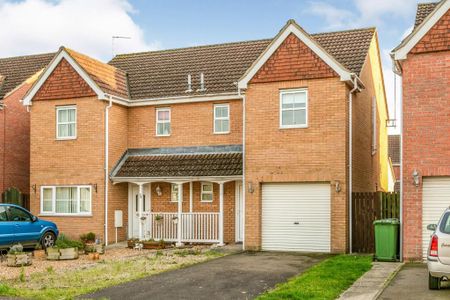 A Well Presented Three Bedroom Semi Detached House for Rent in March, Cambs - Photo 4