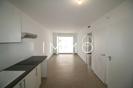 Location Appartement 2 pièces 39m² MARSEILLE 8ème - Photo 3