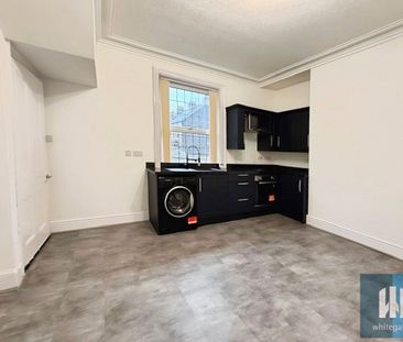 Birkby Hall Road, Birkby, Huddersfield, HD2 - Photo 5