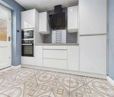 2 bedroom semi-detached house to rent - Photo 6