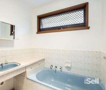 Fresh, Convenient Living in Noble Park - Photo 5