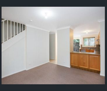 Low-Maintenance Townhouse in a Quiet Block - Photo 4